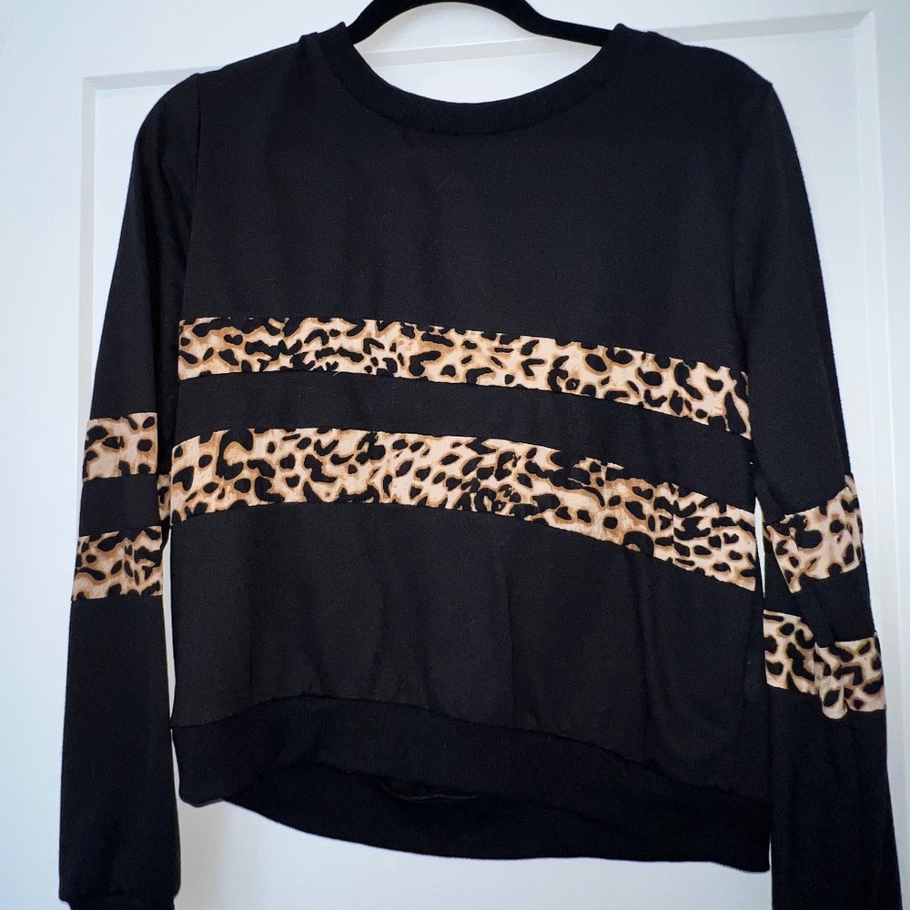 Sweatshirt/ Top